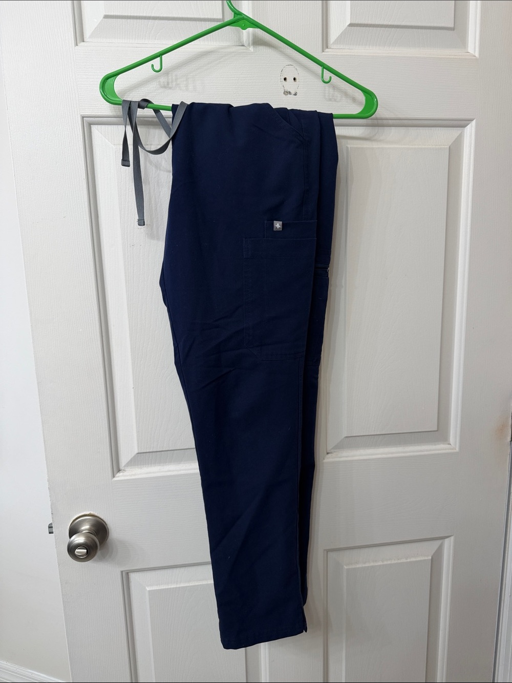 Figs Straight Leg Scrub Pants in Navy